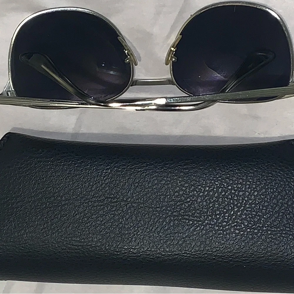 Ray-Ban Classic Metal Frame 
 Sunglasses with Case - Picture 14 of 16